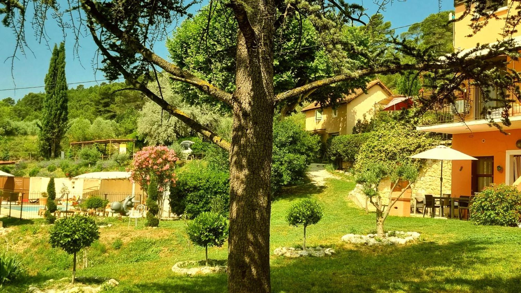 L'Oustaou Du Luberon Et Spa Villelaure Esterno foto
