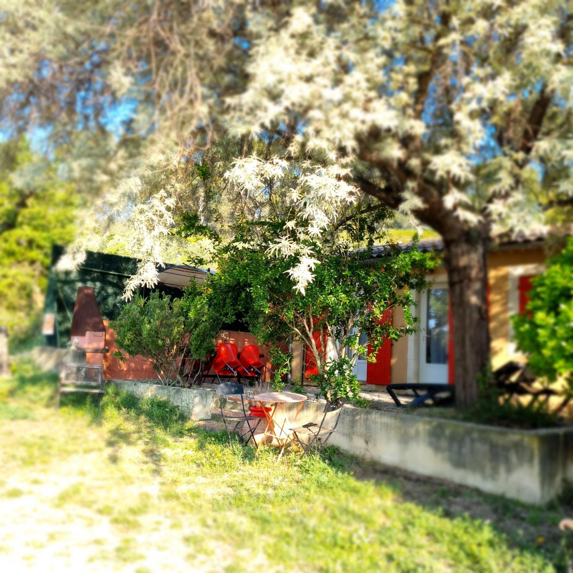 L'Oustaou Du Luberon Et Spa Villelaure Esterno foto